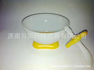 小白熊倾情推出宝宝餐具系列 初学碗叉组合——助力宝宝独立进餐的第一步